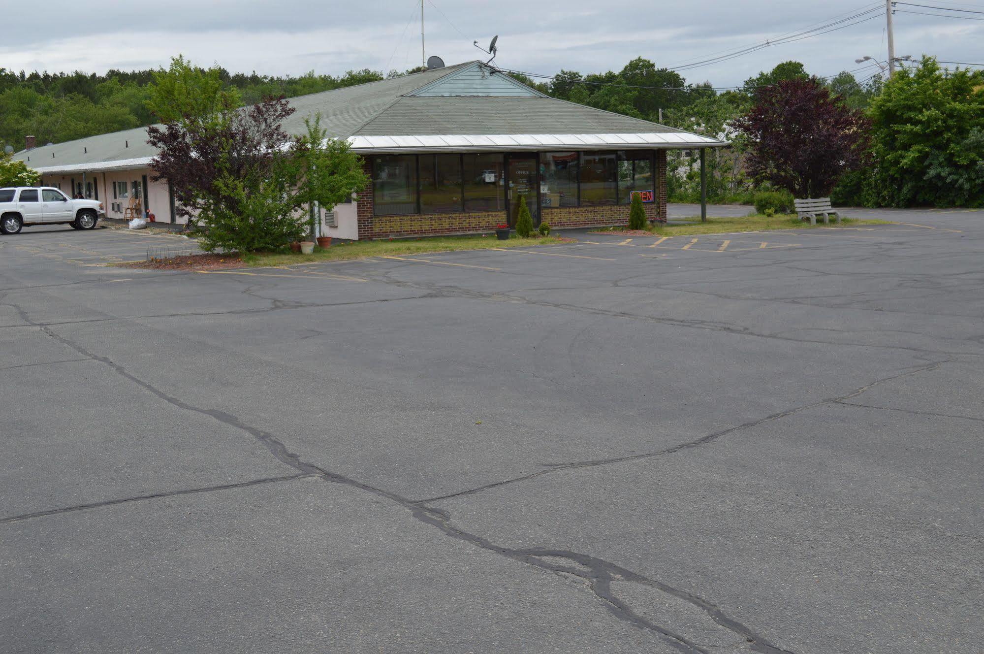 Nashoba Valley Inn & Suites Ayer Exterior foto
