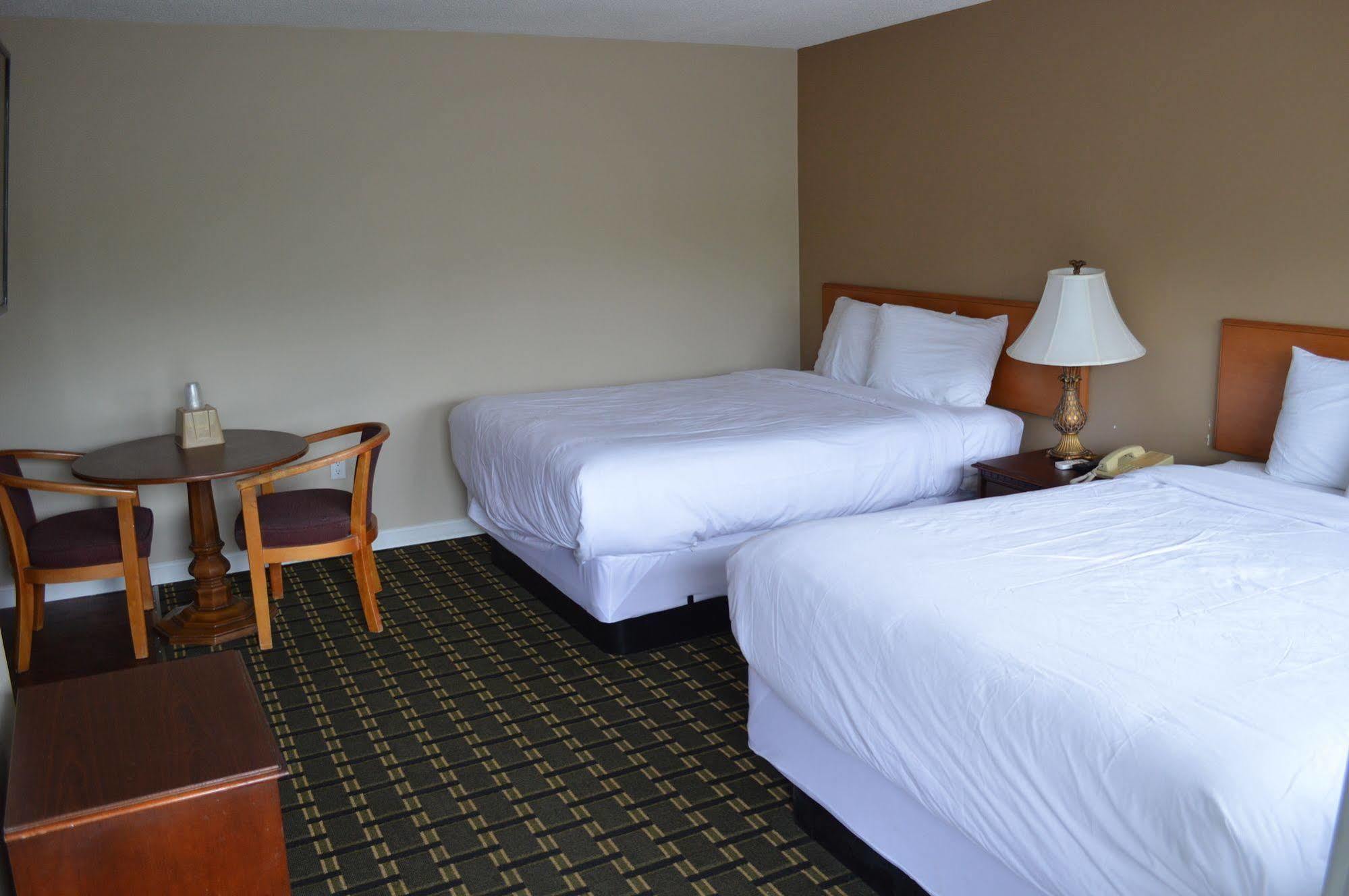 Nashoba Valley Inn & Suites Ayer Exterior foto