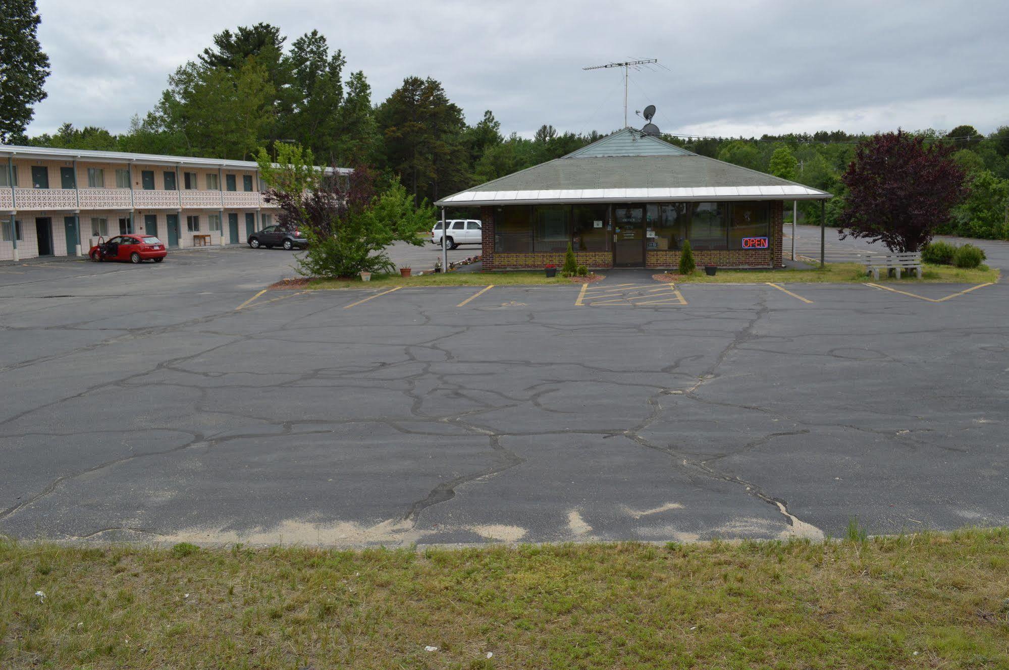 Nashoba Valley Inn & Suites Ayer Exterior foto